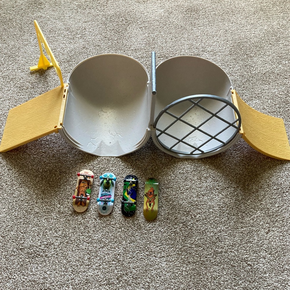 Tech Deck Mini Skateboard Playset
